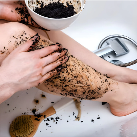 Gommage Café – Exfolie, purifie et révèle l’éclat de la peau